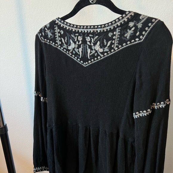 SUGAR Lips Women’s Black Tassel Top Fits M/L - Picture 6 of 8